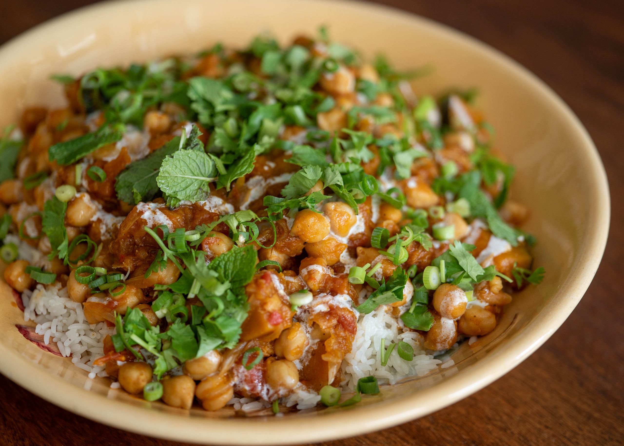 Curry de Grão-de-Bico com Abóbora e Espinafre