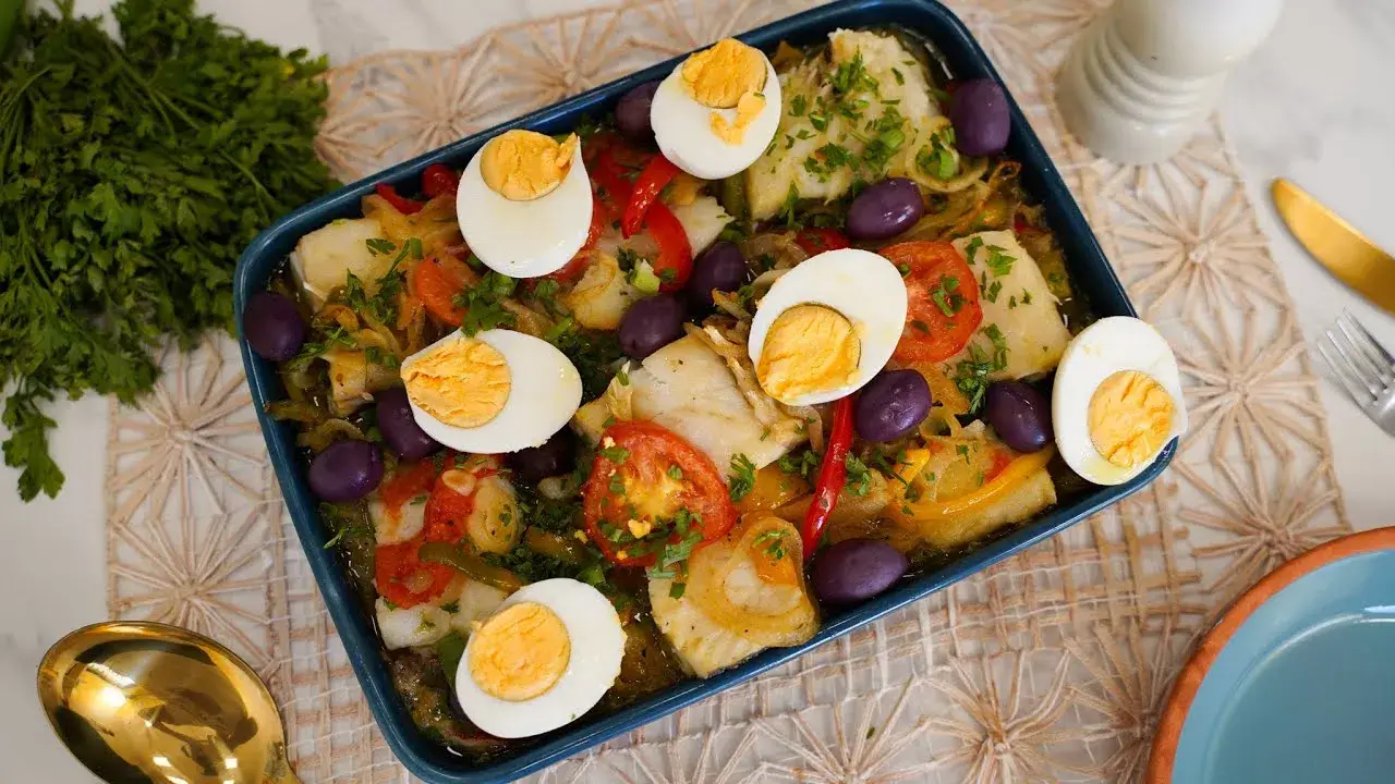 Salada de Bacalhau: Frescor e Tradição à Mesa